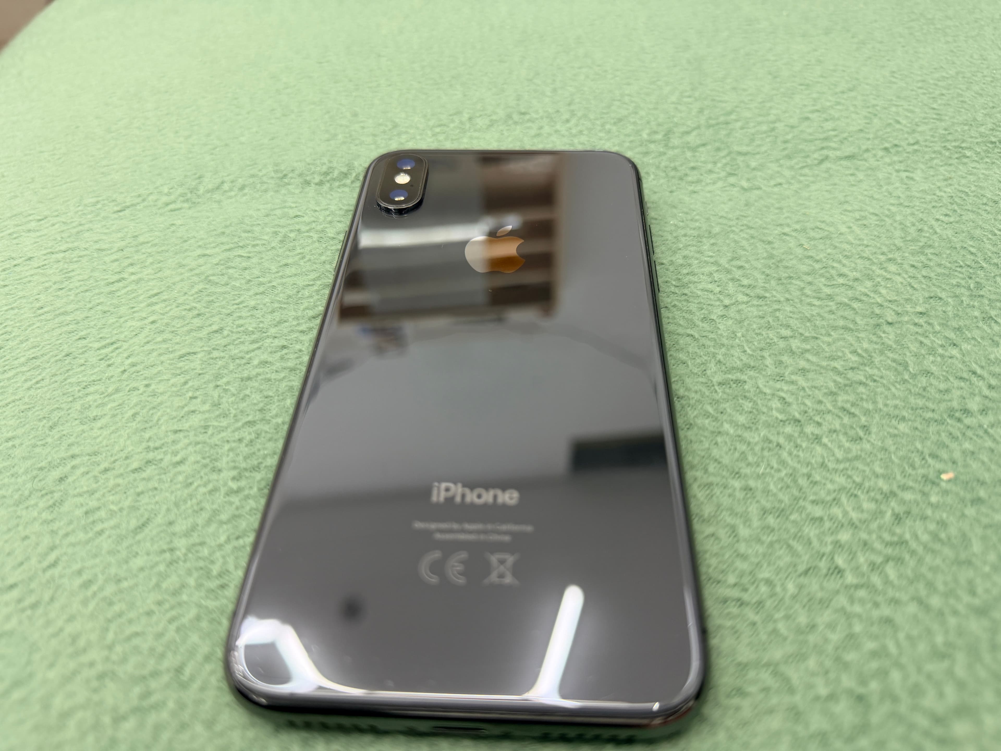 iPhone X 6,1"